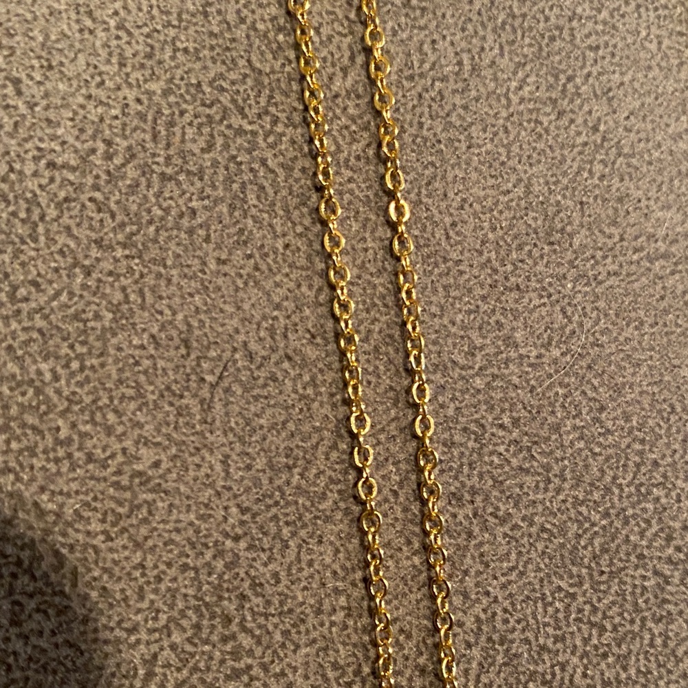Vintage Gold tone Heart with letter F Pendant Necklace - Picture 3 of 7